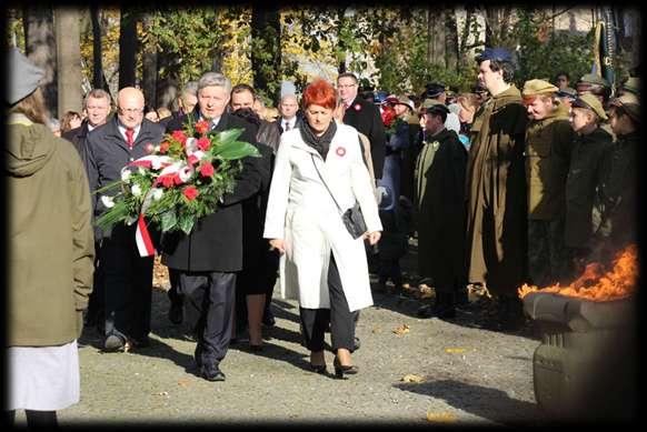 Spotkania i wydarzenia 11 listopada uroczystości rocznicowe rozpoczęto od mszy św. odprawionej w kościele oo. Franciszkanów.