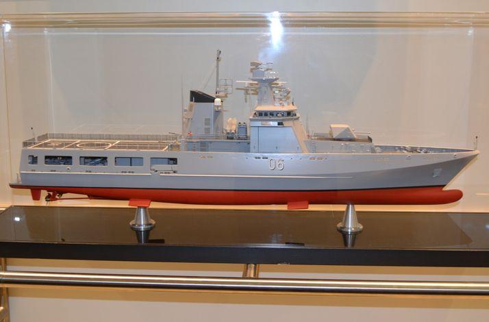 Okręt patrolowy typu PV 90 (Darussalam) stoczni Lürssen fot. M.