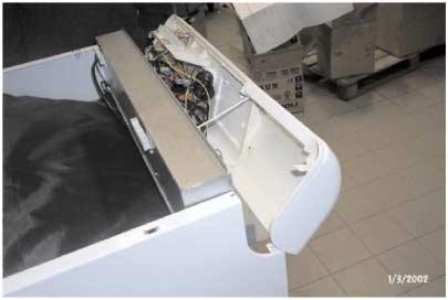 Kocioł jest wstępnie oprzewodowany i dostarczany ze złączem znajdującym się we wnętrzu panelu sterowania, przygotowanym do podłączenia do opcjonalnej automatyki pogodowej.