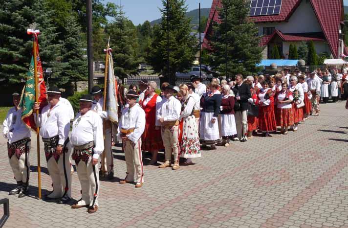MSZA ŚWIĘTA Związek Podhalan świętował 10 urodziny W niedzielę, 30 lipca w Kamienicy miały miejsce uroczyste obchody 10-lecia miejscowego Oddziału Związku Podhalan.