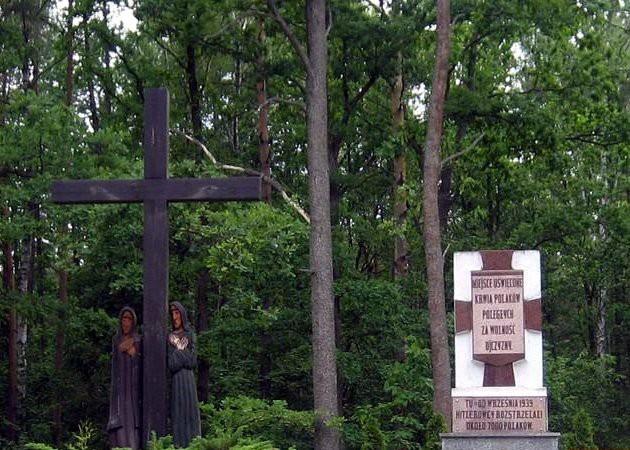 Początkiem tragicznego okresu w życiu Romana Wiese i mieszkańców Gniewa było natarcie wojsk niemieckich wczesnym świtem 1 września 1939 r. W dniu 3 września 1939r.