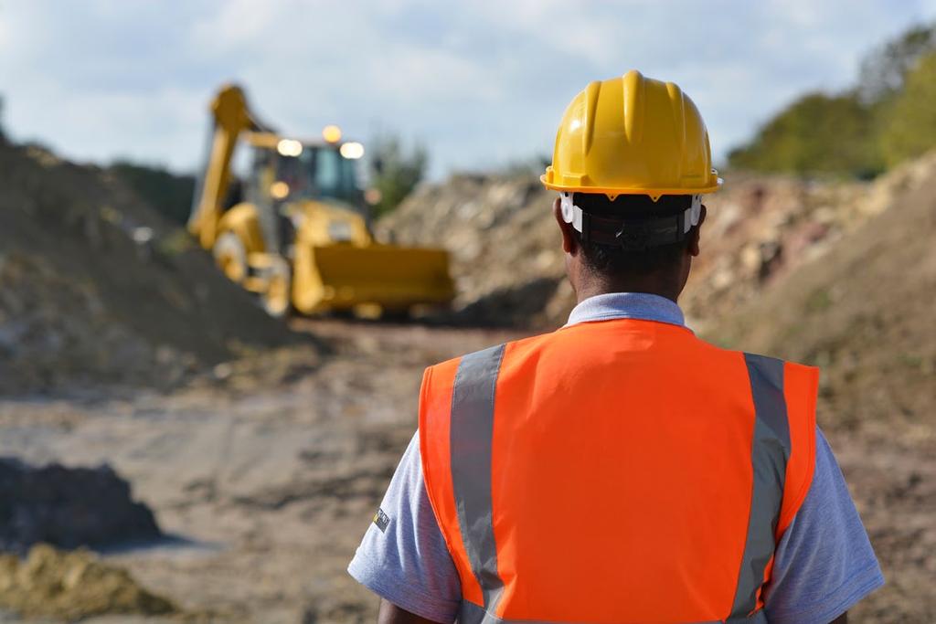 Obsługa serwisowa Mniejsze wydatki na obsługę techniczną, więcej czasu na pracę Punkty codziennej obsługi serwisowej Firma Caterpillar doskonale zdaje sobie sprawę z faktu, że złożoność zadania