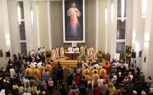 8 9 wydarzyło się Prowadzeni ku świadectwu W Koszalinie 11 listopada 2015 r. odbyła się XXII Diecezjalna Pielgrzymka Ruchu Światło-Życie.