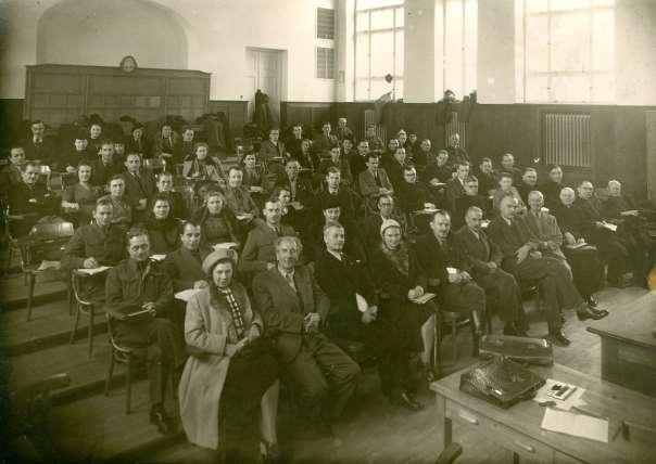 40 Monografia rzymskokatolickiej parafii św. Mikołaja w Grabowcu, tom II Zdjęcie 20 Rok 1947, 12 grudnia. Warszawa.