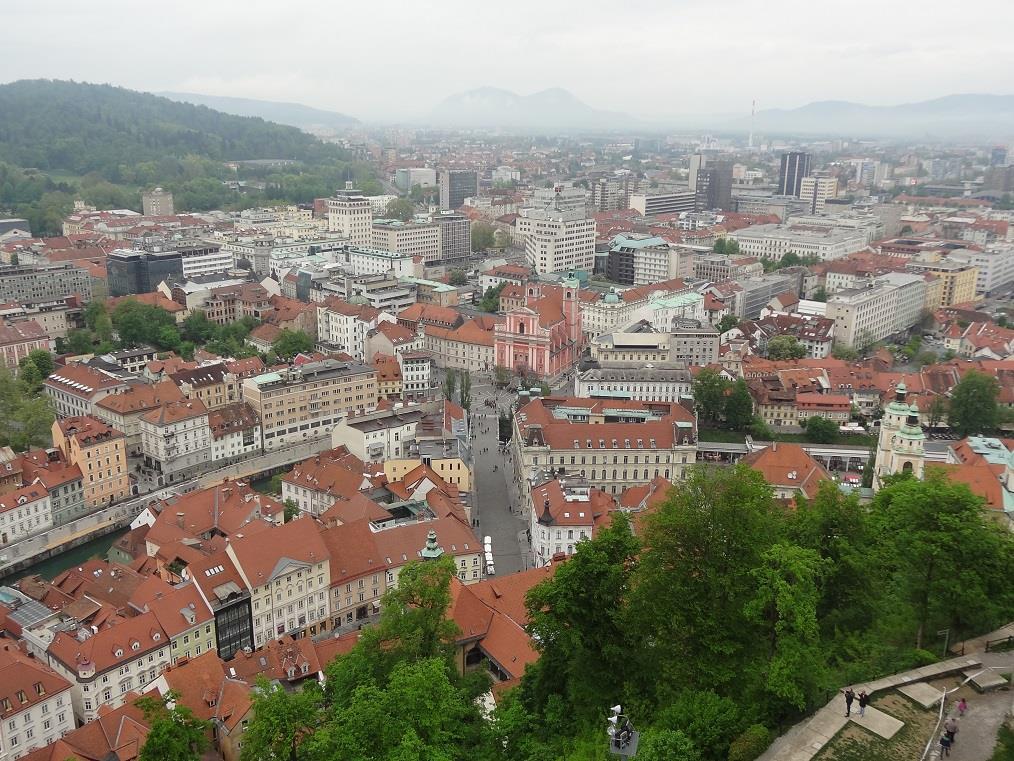 Fot. 38: Lublana: na pierwszym planie widoczny jest Plac Prešernov (słoweń.