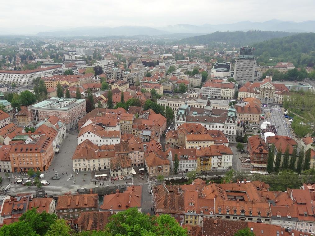 Fot. 40: Lublana: z prawej strony Plac Kongresowy, a przy nim