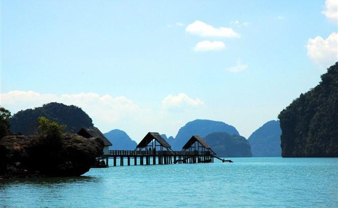 Wyspa Jamesa Bonda Znajdująca się w pobliżu wysp Phuket i Phi Phi zatoka Phan Nga nad Morzem Andamańskim była przez kilka dni 1974 r.