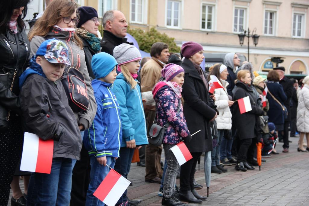 RP, Krzyż Komandorski Orderu Odrodzenia Polski Władysławowi Cholewie - Wojewodzie Lubelskiemu (19411944). Odznaczenie odebrała jego córka Anna CholewaSelo i wnuk Marcin Selo.