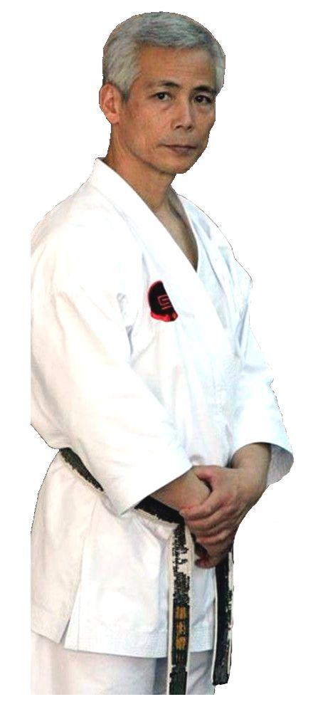 Masakazu Kuramoto Sensei Masakazu Kuramoto - 7 Dan jest osobistym uczniem Mistrza Morio Higaonna - 10 Dan. Kuramoto Sensei zaczął uprawiać sztuki walki mając 8 lat.