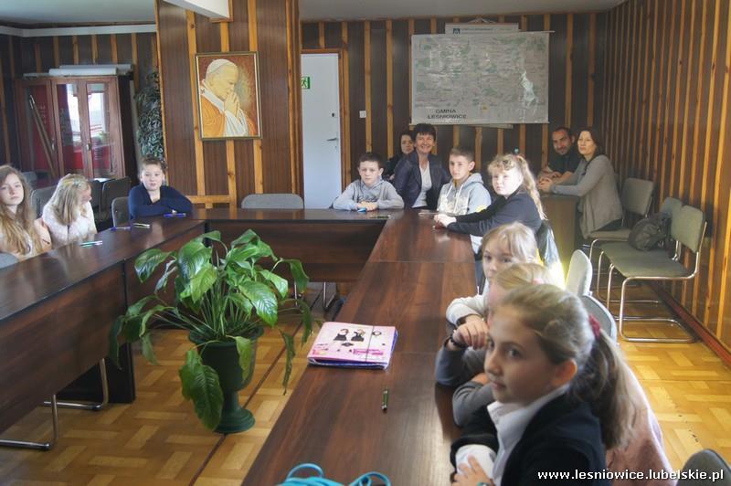 Szkoły podstawowe z terenu gminy Leśniowice reprezentowane były przez trzech przedstawicieli z klas IV, V i VI.