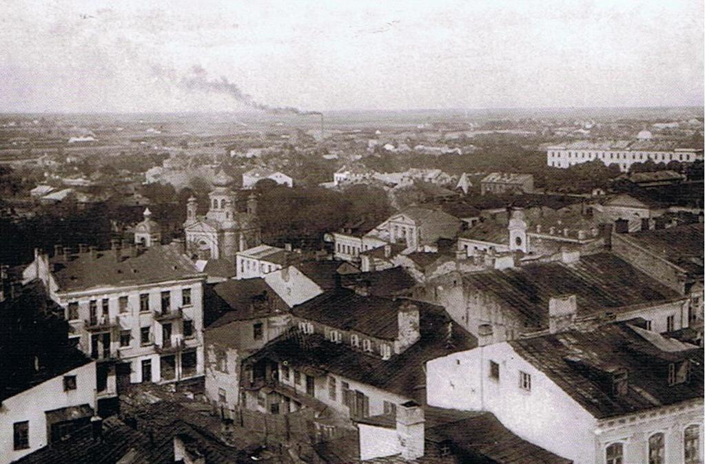 Mała opowiastka historyczna H I S T O R I A Ż Y D Ó W W C H E Ł M I E Dokładną datę osiedlenia się w Chełmie pierwszych Żydów trudno określić. Szacuje się ją na wiek XIII.