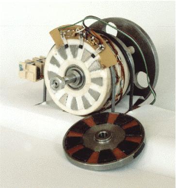 Single phase brushless dc motor manufactured by AQUA-SZUT 900 800 700 600 500 400 300 200 sprawnosc/10 [%] moc mechaniczna [W] napiecie stale [V] predkosc x 10 [obr/min] 100 prad staly/100 [A] 0 0 0.