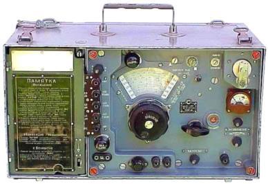 odbiornika: zakres częstotliwości 1,5 29,999 MHz siatka częstotliwości co 100 Hz stabilność częstotliwości: dobowa 2,5 x 10-8 Hz/Hz, miesięczna 1,2 x 10-7 Hz/Hz uzyskana poprzez automatyczną syntezę