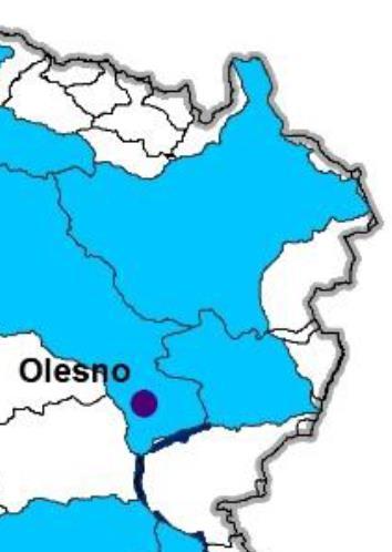 Powiat oleski położony jest w obrębie dorzecza Odry, w jego prawej części. Jest to obszar wododziałowy między pierwszorzędowymi dopływami Odry: Stobrawą, Wartą i Małą Panwią.