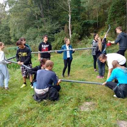 - 15 zł) W przypadku młodszych dzieci zabawa organizowana jest w formie Toru Komandosa (brak strzelania do siebie ) lub za