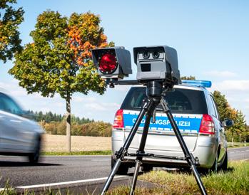 sterowaną kamerę lub moduł rejestrujący pozwala na kontrolę obu kierunków jazdy, a także rejestrowanie dodatkowych, dowodowych materiałów wideo Mobilna kontrola: W pojeździe System POLISCAN może