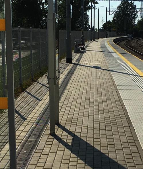 TI E FBAU GALABAU AQ UA B A U SP O RTBAU RECYFIX PRO Przykładowe realizacje Perony kolejowe W październiku 2015 roku miało miejsce otwarcie nowego dworca Bydgoszcz Główna.