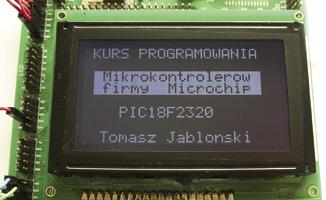 Kiedy atr=1, wtedy wpisywane dane są negowane. Umożliwia to wyświetlanie tekstu w postaci negatywu wyróżniającego się z pozostałego tekstu.