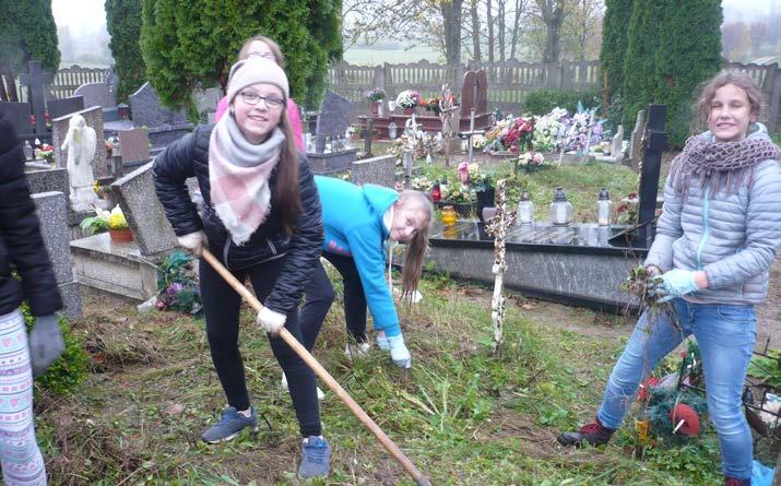 Życie Gminy Górowo Iławeckie 15 Nie pozwól pamięci zarastać trawą Miarą cywilizacji jest to, w jaki sposób ludzie dbają o groby zmarłych- przede wszystkim bliskich, ale nie tylko.
