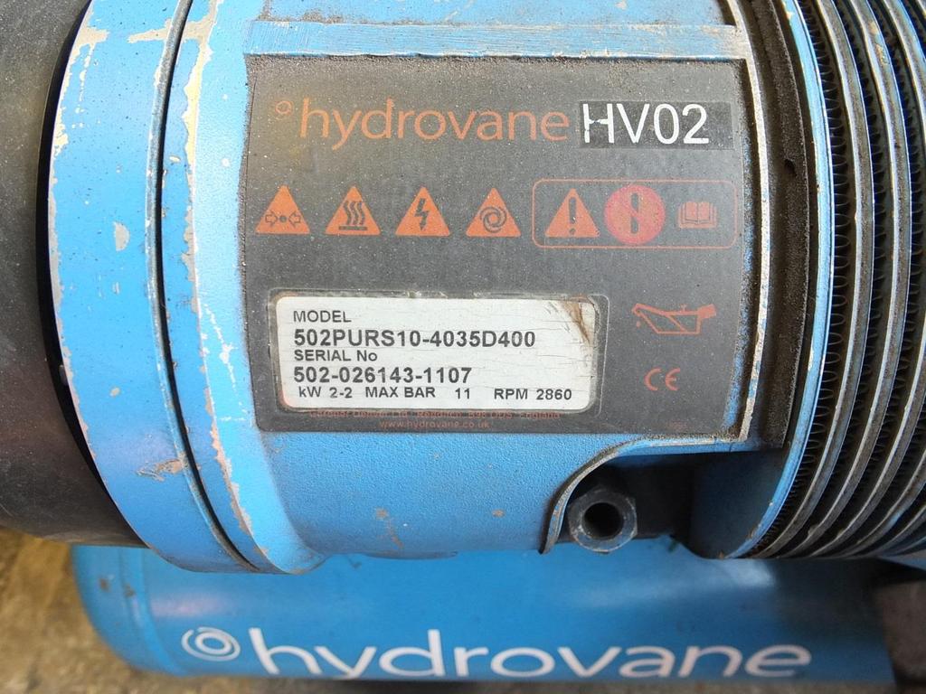 6.2. Sprężarka łopatkowa HYDROVANE HV02 i osuszacz chłodniczy Starlette Plus Sprężarka HYDROVANE HV02 typ 502PURS10-4035D400 Nr 502-026143-1107 Rok produkcji 2011 Pojemność