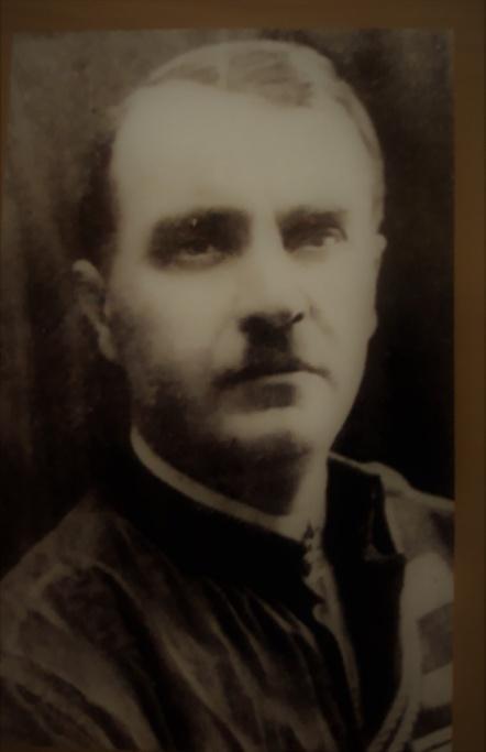po przejęciu władzy przez władze samorządowe, powiatowym lekarzem został dr Z. Lorentz.