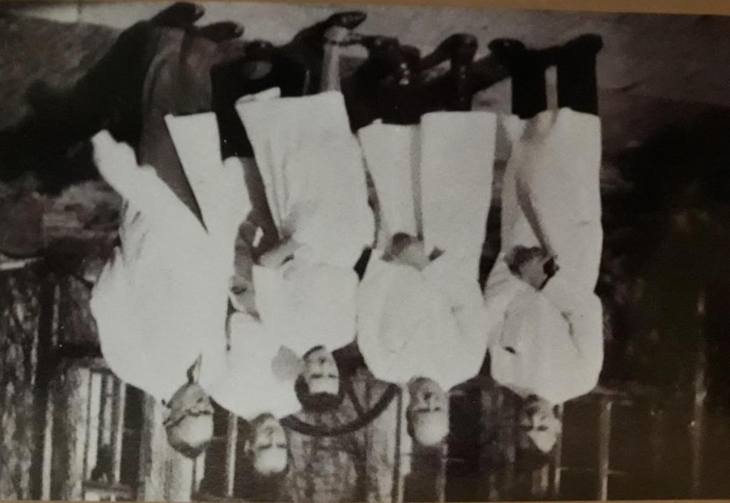 Dominikańskiej. Trzeci prowizoryczny szpital dla ludności cywilnej uruchomiono w domu Fiszera przy ul. Warckiej 15. Od 24 grudnia 1939r. nadzór nad szpitalem Św.