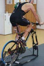 Bike fitting - jak pozycja kolarza wpływa na pracę jego mięśni? W badaniu Testowane są różne pozycje ustawienia komponentów roweru np.