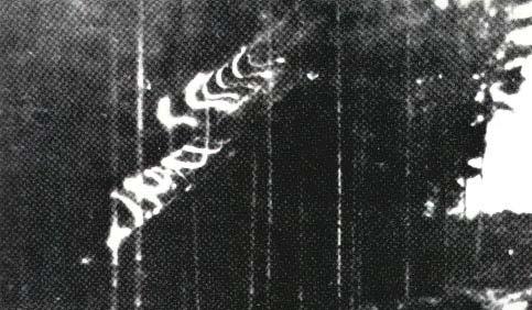 Na każdej z tych fotografii możliwym było jedynie zaobserwowanie fragmentu obwodów magnetycznych statku zwróconych do osoby fotografującej.