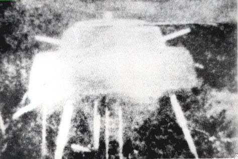 P-122 Rys. P20. Jonowy obraz wiru magnetycznego u lądującego UFO typu K4.