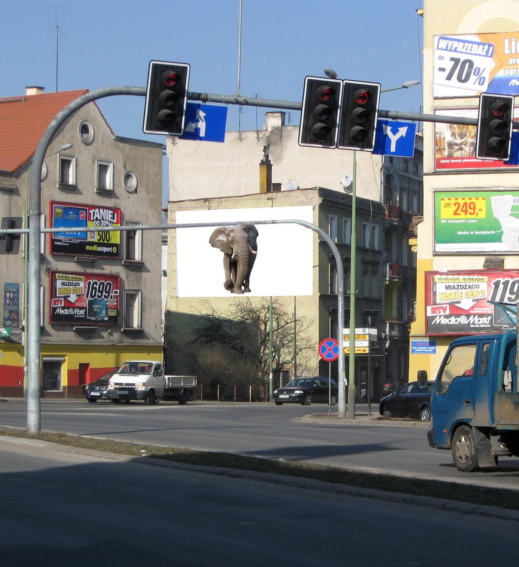 Dziennikarska 2 1600 zł/m-c Miejsce na reklamę o powierzchni 42 m2 (8,5 x 5 m) Zlokalizowane na skrzyżowaniu świetlnym, w obrębie małej obwodnicy - ulic wokół centrum miasta.