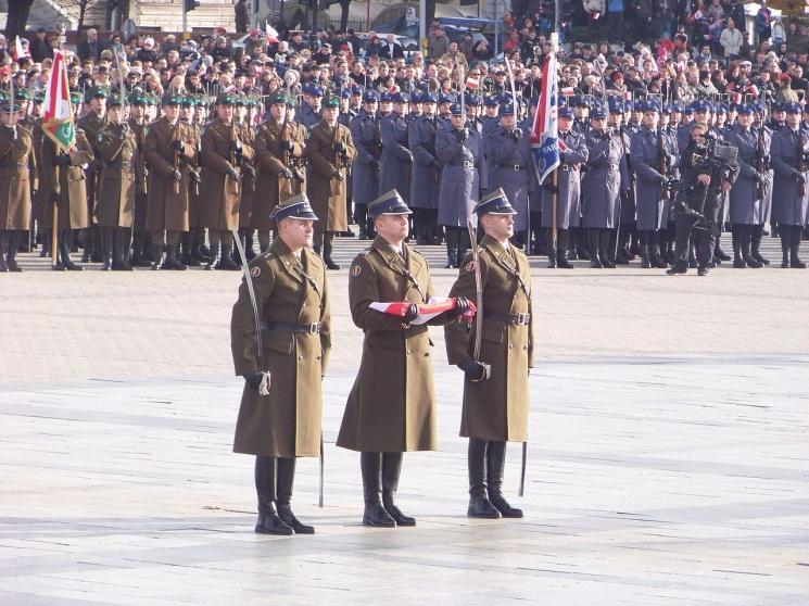 Narodowe Święto Niepodległości Narodowe Święto Niepodległości święto państwowe w Polsce obchodzone corocznie 11 listopada dla upamiętnienia odzyskania przez Polskę niepodległości w 1918 r.