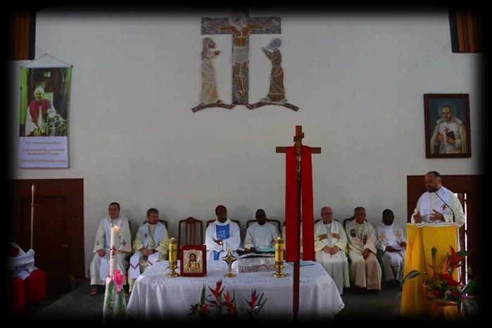 Na uroczystości obecni byli wszyscy marianie pracujący w Kamerunie z Misji Atok i z Domu Formacji w Ngoya oraz ks.