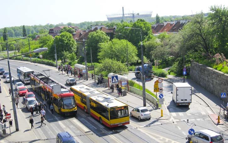 Dopiero na czwartym miejscu w rankingu znajduje się Warszawa, która w 2012 i 2011 roku była liderem zestawienia najbardziej zakorkowanych miast w Polsce.