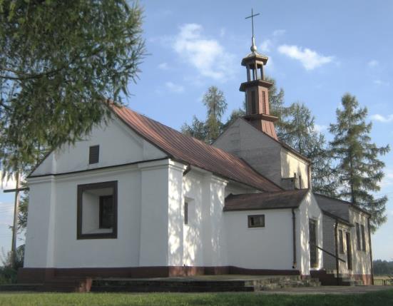 Świątynię zaprojektował arch. Konstanty Wojciechowski, który nadał budowli charakter neobarokowy. Kościół otoczony jest ogrodzeniem z 1900 r., a w jego pobliżu znajduje się plebania z 1926 r.