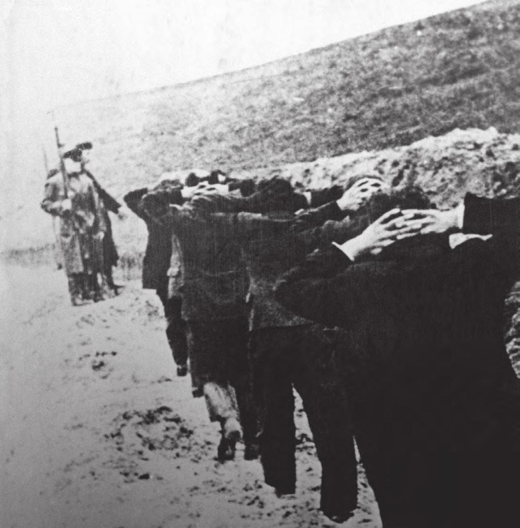 Bydgoscy nauczyciele prowadzeni na rozstrzelanie w Fordonie, 1939 r.