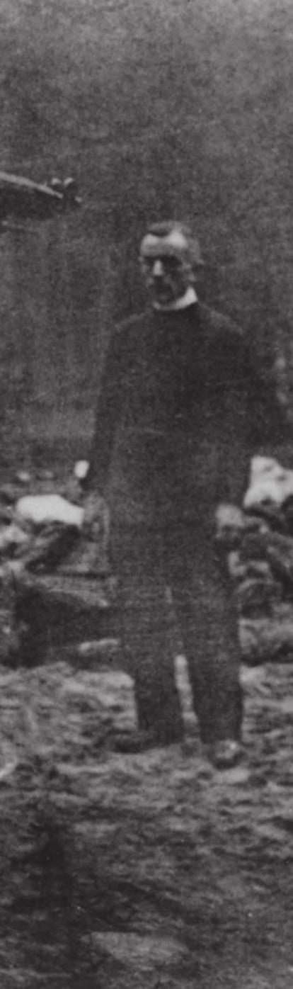 Rozstrzelanie ks. Piotra Sosnowskiego w Rudzkim Moście koło Tucholi 1939 r. (AIPN) na wiek 6 7 lat. W Fordonie wydobyto ponad 300 zwłok. Około 134 z nich miało czaszki rozbite lub zupełnie rozbite.