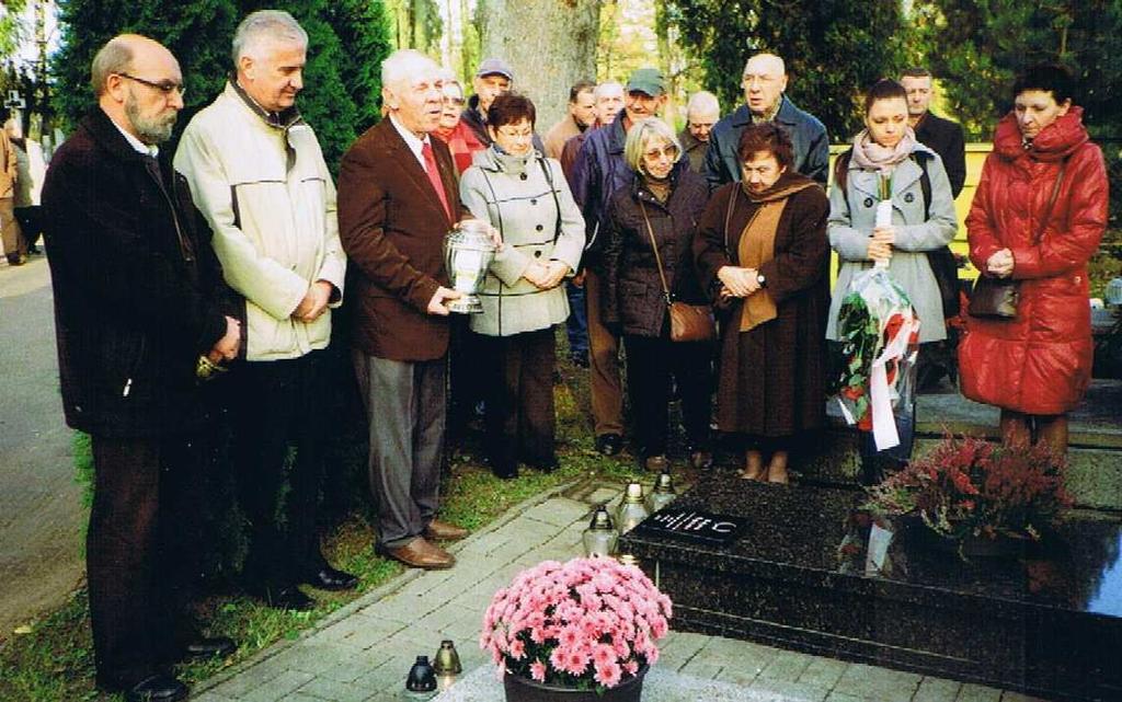 Pamięć o elbląskim pionierze i działaczu sportowym Aleksym Rogiszu podtrzymują bliskie mu osoby związane dziś z kulturą fizyczną w mieście i ludzie z którymi współpracował w klubach i organizacjach