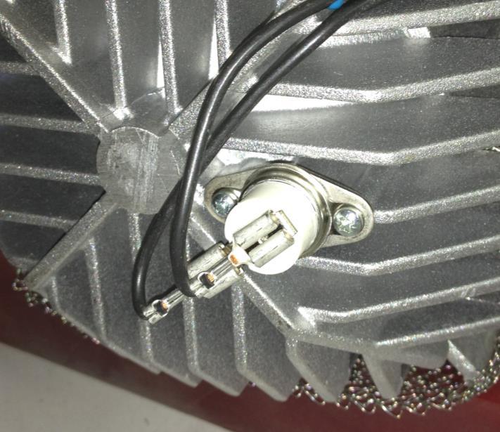 Rys. 7 - Czujnik przegrzania Rys. 7a - Zamknięte przewody Podczas wymiany czujnika przegrzania instalacja odbywa się w odwrotnej kolejności.