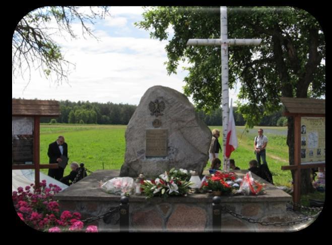 Jeziorami Pomnik