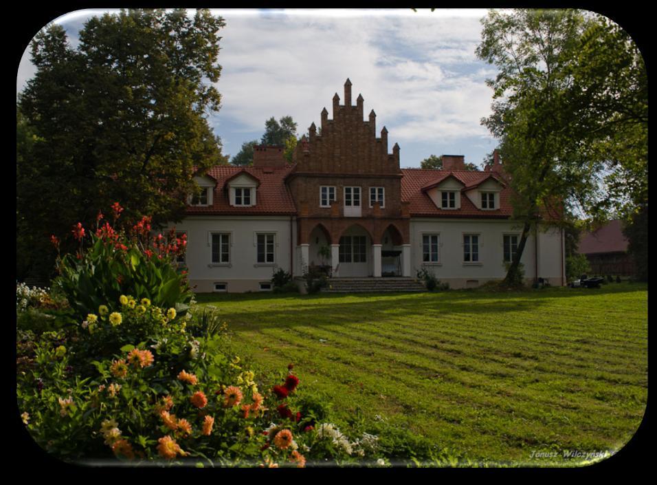 CHOTYCZE Dwór w