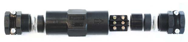 2.2 Czujnik SET/DM3AL Czujnik SET/DM3AL powinien być zamontowany w sposób wskazany na rysunku 3. Czujnik uruchamia alarm, gdy następuje zanurzenie górnej elektrody w oleju.