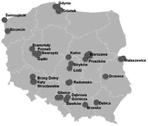 384 Anna Piszcz W kolejowym transporcie intermodalnym oprócz technologii pociągów bezpośrednich wyróżnić można pociągi wielogrupowe.