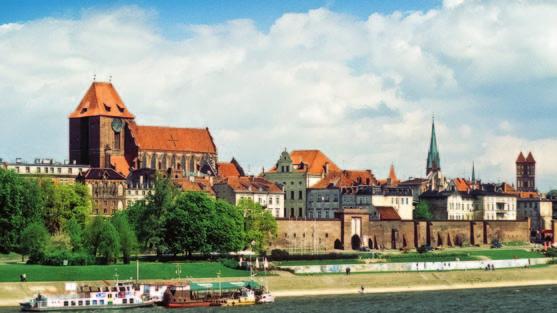 Biskupca oraz Jeziora Łańskiego. W czasach Mikołaja Kopernika terytorium zamieszkiwało niecałe 100 tysięcy osób. Warmia stanowiła uposażenie (dominium) biskupa warmińskiego i kapituły.