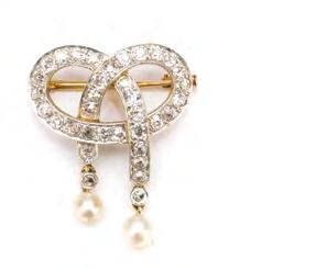 38 Naszyjnik secesyjny XIX/XX w. złoto 14 K, platyna, 5 diamentów ł. ~ 0,50 ct H/VS, rozety diamentowe, 1 perła hodowlana, masa: 11,40 g; dł.: 58 cm; wym.