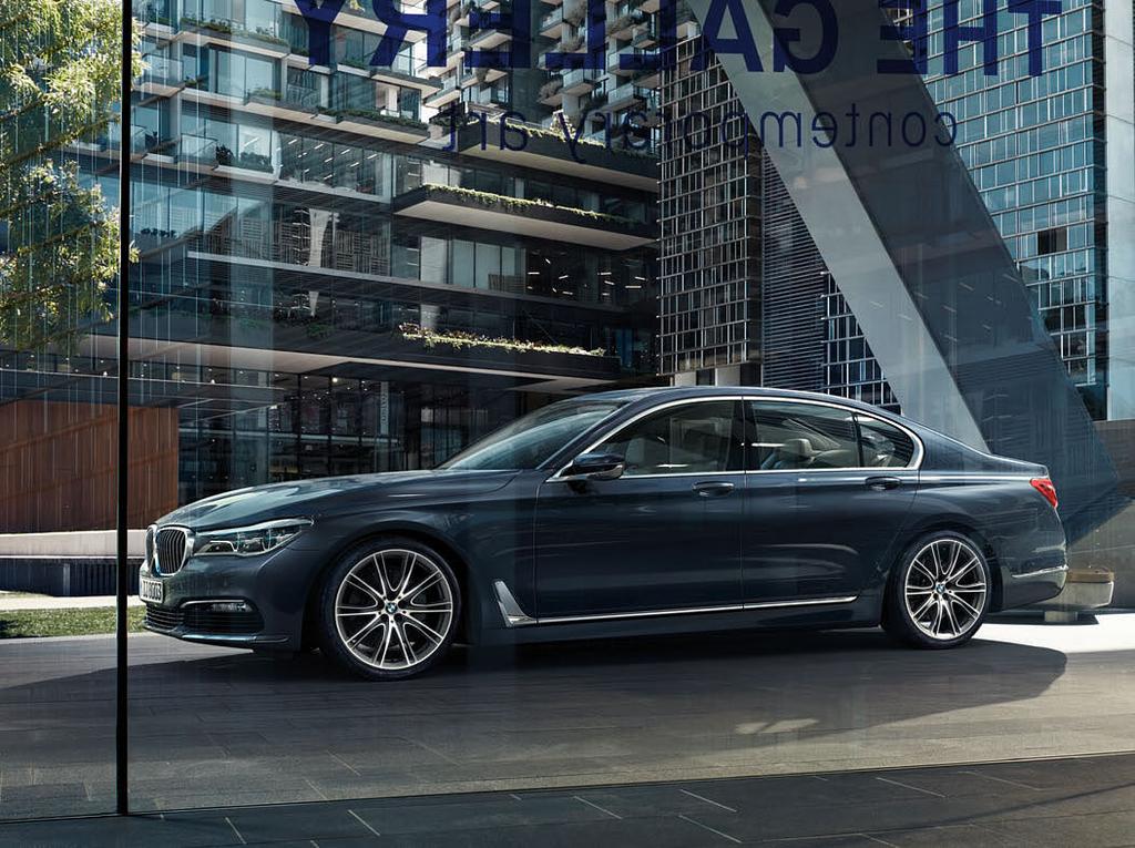 ZADOWOLI NAJBARDZIEJ WYMAGAJĄCYCH. Wnętrze BMW serii 7 oferuje ponadczasowy luksus na najwyższym poziomie.