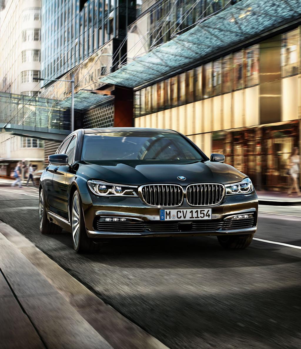 ESTETYKA W PERFEKCYJNEJ FORMIE. ODKRYJ BMW SERII 7 Z KAŻDEJ PERSPEKTYWY I W RÓŻNYCH KOLORACH.
