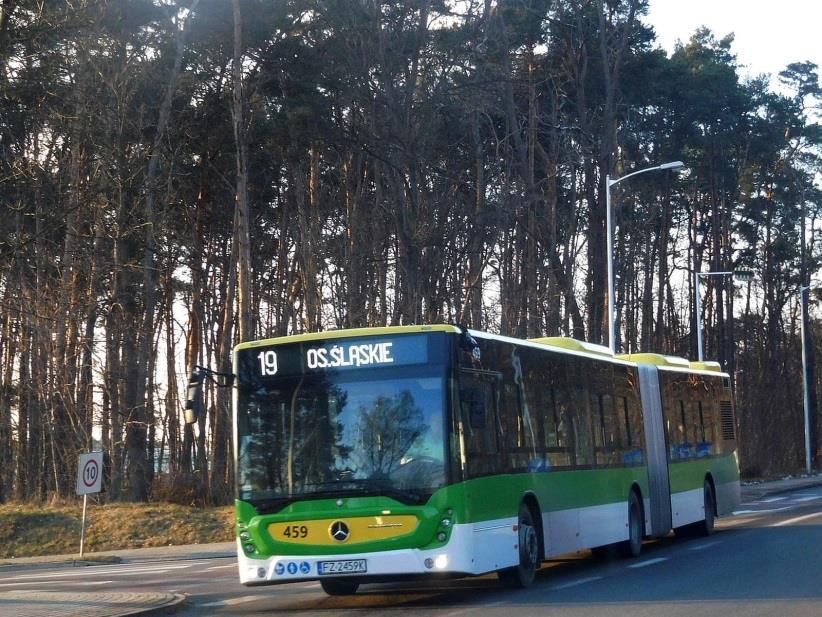 AUTOBUSÓW