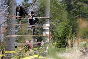 Podczas debiutu przeszkody [Runmageddon Silesia JSW czerwiec 2018] dozwolone używanie poza wyznaczonymi chwytami całej deski. Zawodnik do przejścia używa tylko jednego toru.