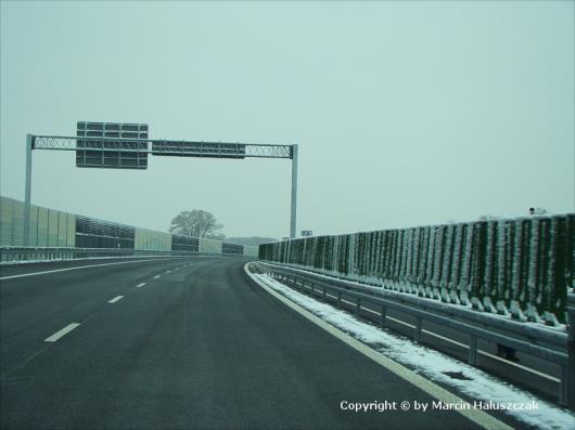 [Rozdział 3] [Warunki bezpiecznego użytkowania nawierzchni autostrady] 119.Nawierzchnie autostrady, o których mowa w 84 ust.