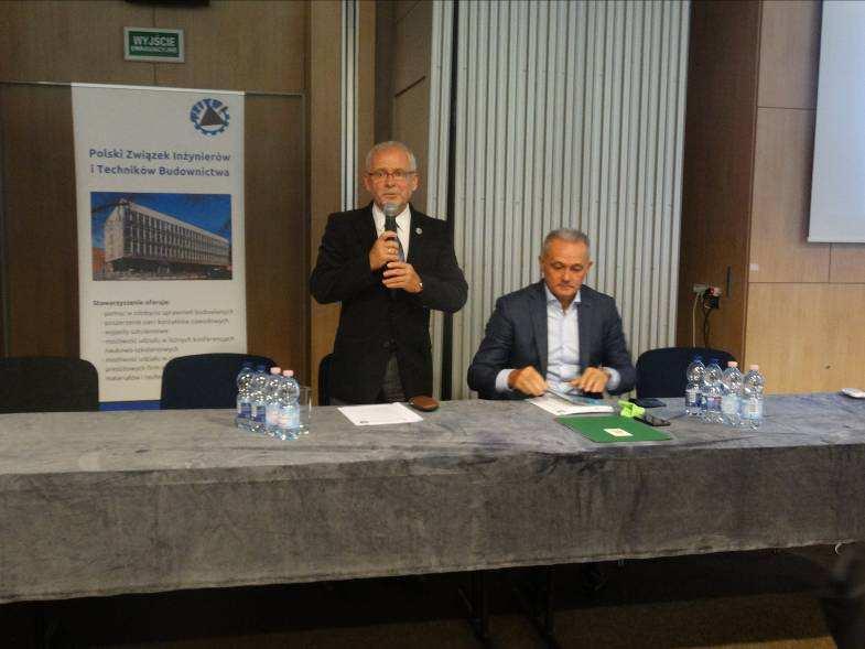 konferencji.